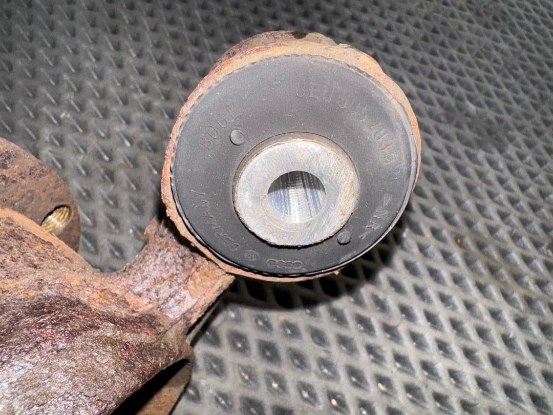 Поворотный кулак, 3820 рублей, Красноярск