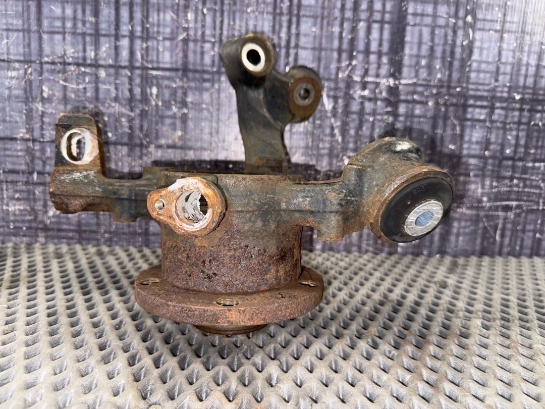 Поворотный кулак, 3820 рублей, Красноярск