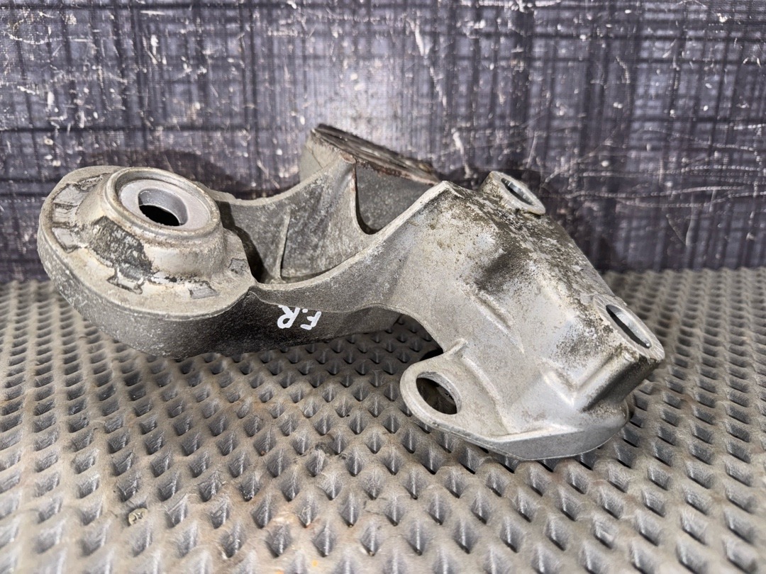 Кронштейн двигателя, 1110 рублей, Красноярск