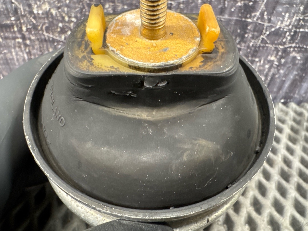 Подушка двигателя, 4120 рублей, Красноярск