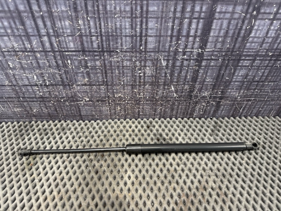 Амортизатор багажника, 650 рублей, Красноярск