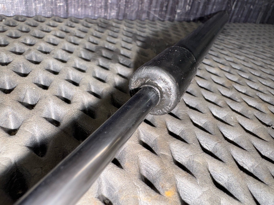 Амортизатор багажника, 650 рублей, Красноярск