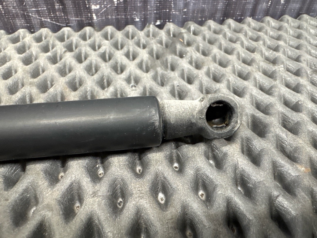 Амортизатор багажника, 650 рублей, Красноярск