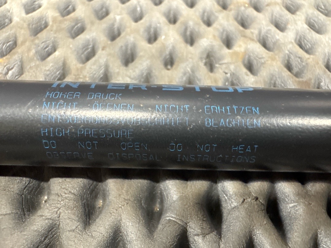 Амортизатор багажника, 650 рублей, Красноярск