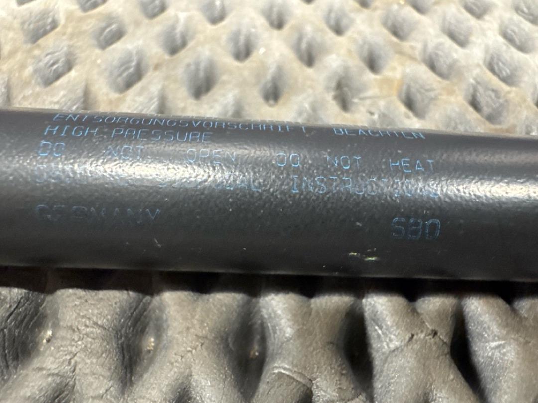 Амортизатор багажника, 650 рублей, Красноярск