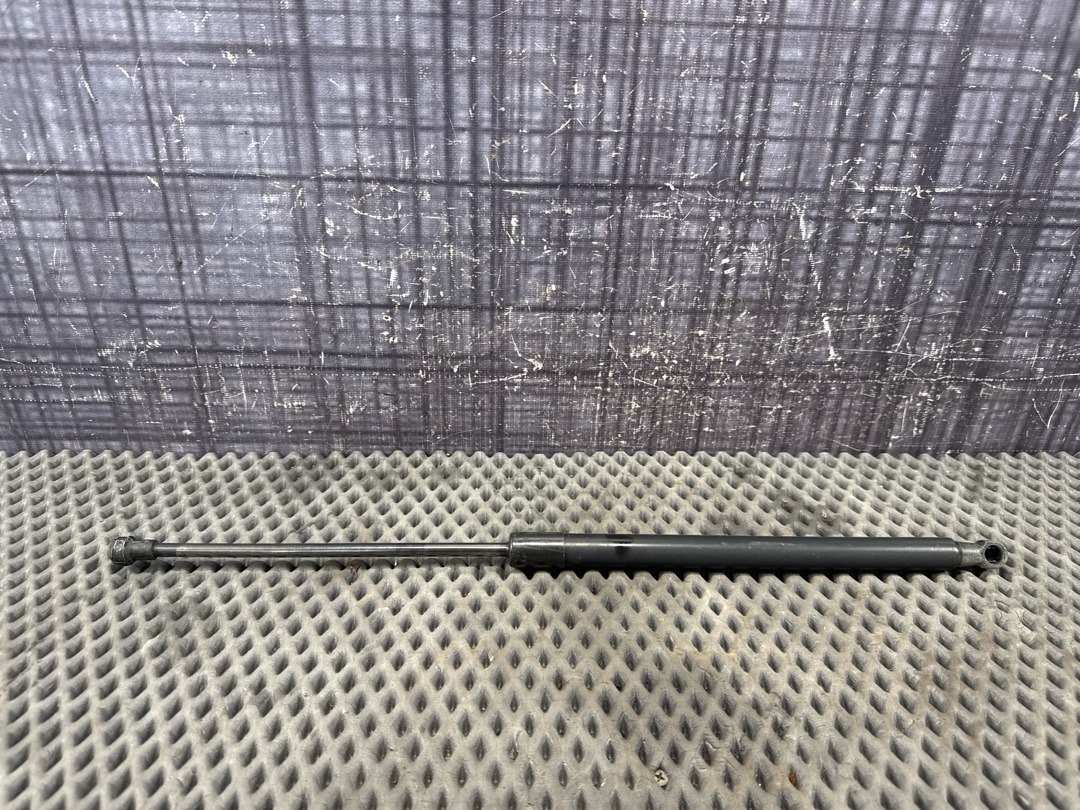 Амортизатор багажника, 650 рублей, Красноярск