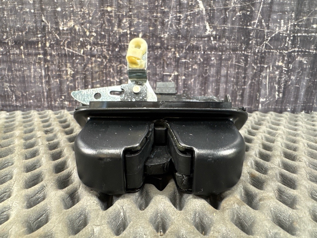 Замок крышки багажника, 2380 рублей, Красноярск