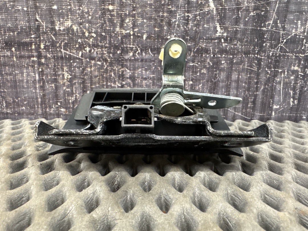 Замок крышки багажника, 2380 рублей, Красноярск