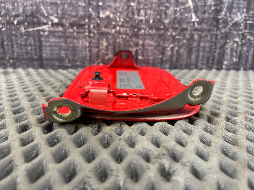 Лючок бензобака, 990 рублей, Красноярск