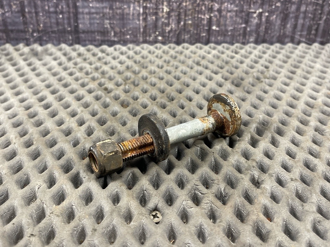 Болт развальный, 710 рублей, Красноярск