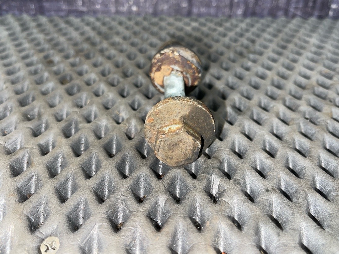 Болт развальный, 710 рублей, Красноярск