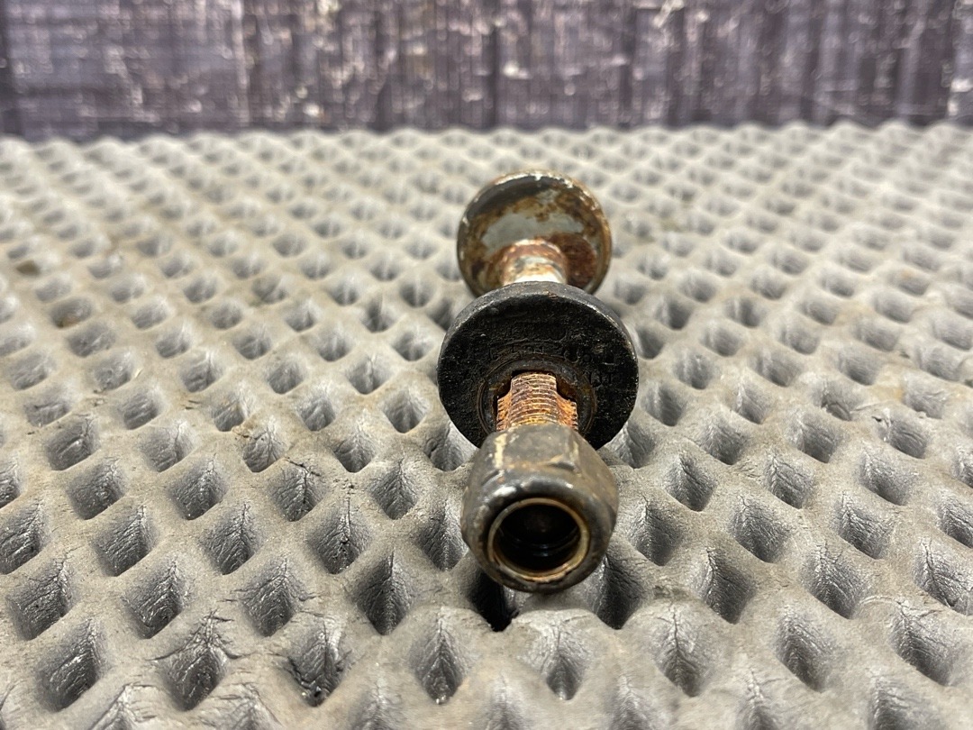 Болт развальный, 710 рублей, Красноярск