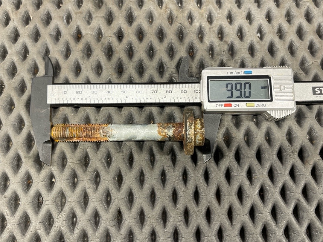 Болт развальный, 710 рублей, Красноярск