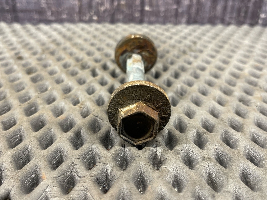 Болт развальный, 710 рублей, Красноярск