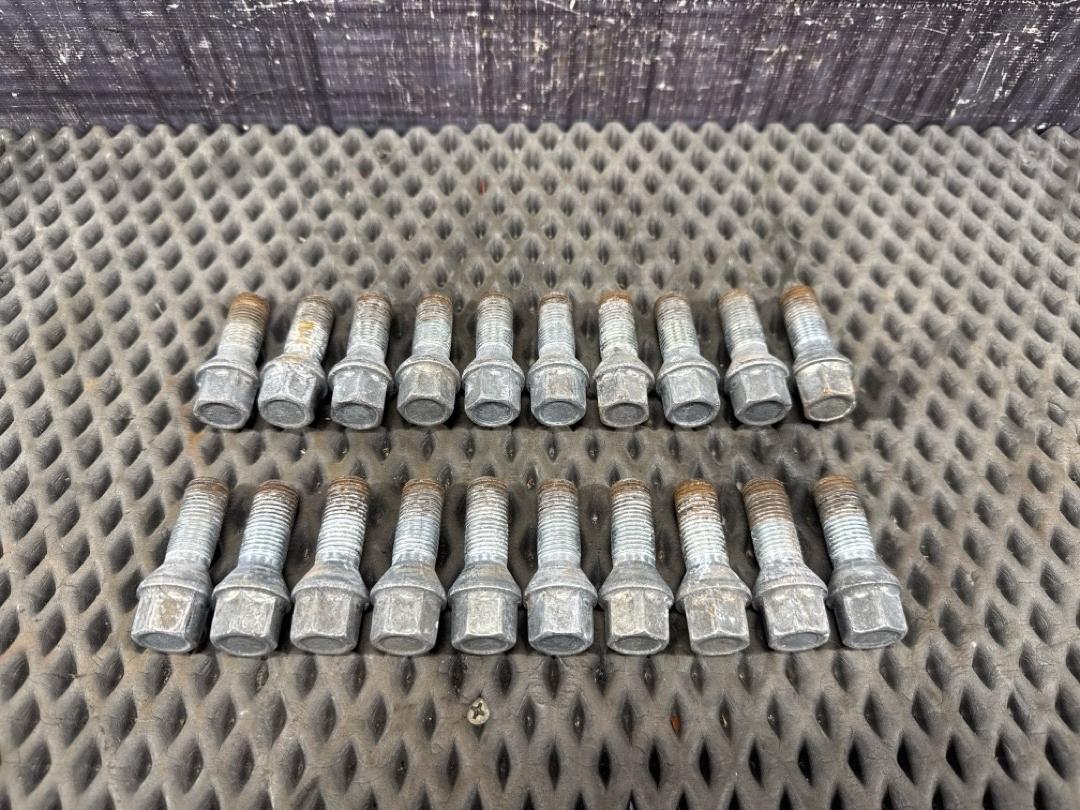 Комплект колесных болтов, 2440 рублей, Красноярск