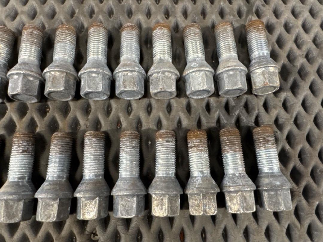 Комплект колесных болтов, 2440 рублей, Красноярск