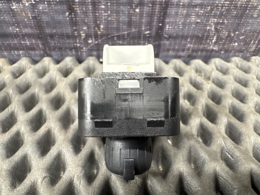 Кнопка регулировки зеркал, 1220 рублей, Красноярск