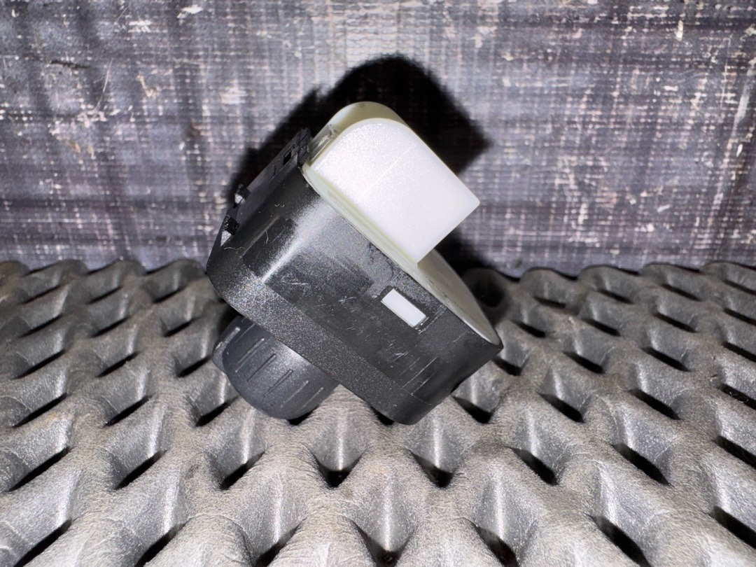 Кнопка регулировки зеркал, 1220 рублей, Красноярск