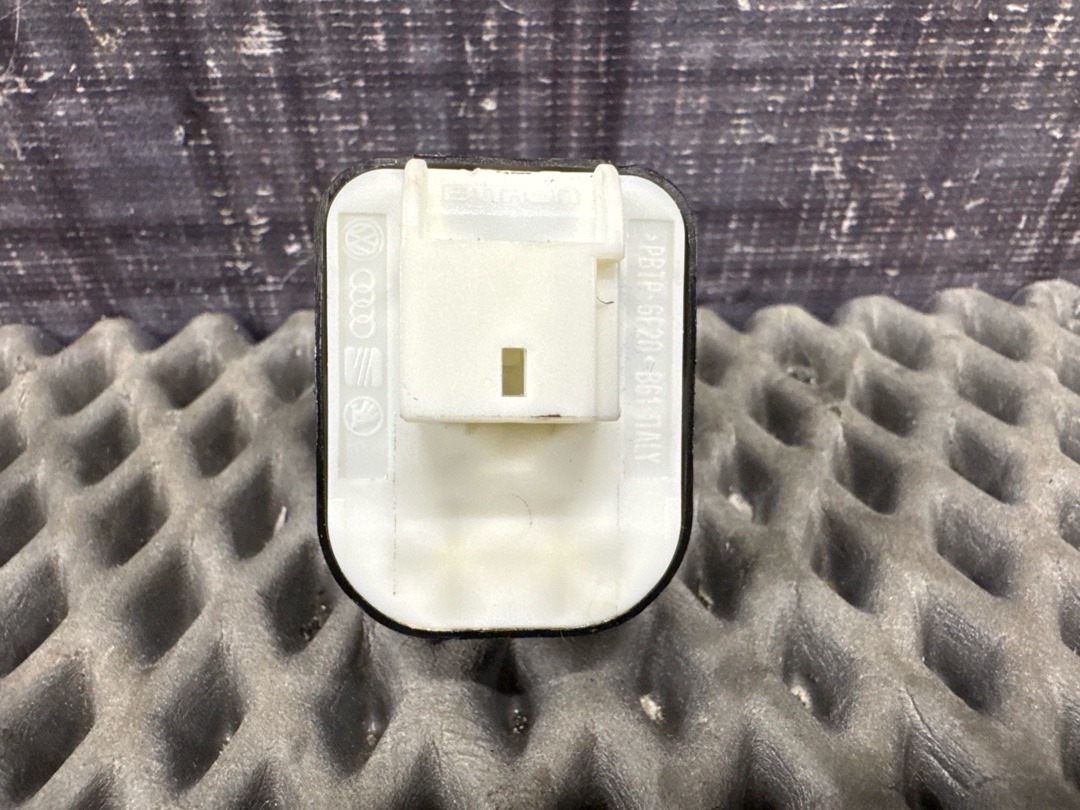 Кнопка регулировки зеркал, 1220 рублей, Красноярск