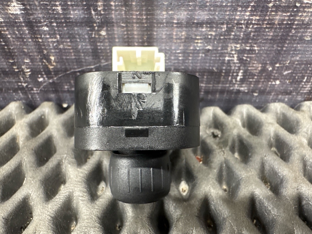 Кнопка регулировки зеркал, 1220 рублей, Красноярск