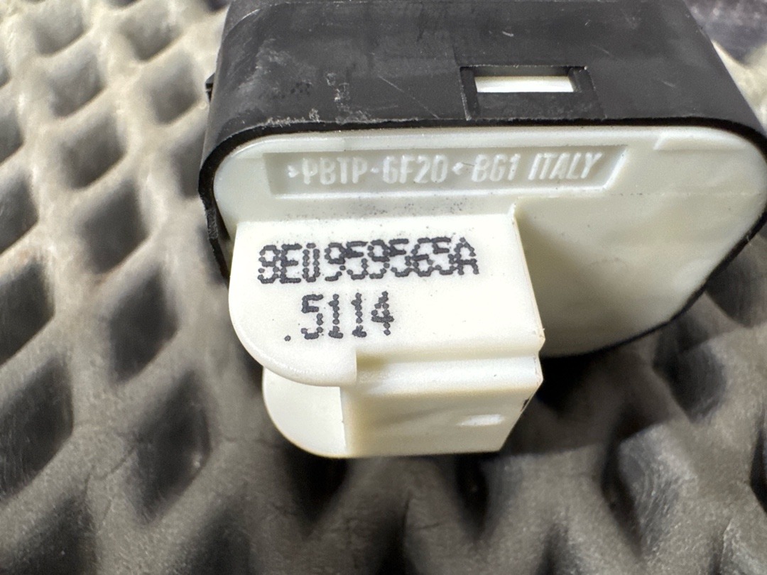 Кнопка регулировки зеркал, 1220 рублей, Красноярск