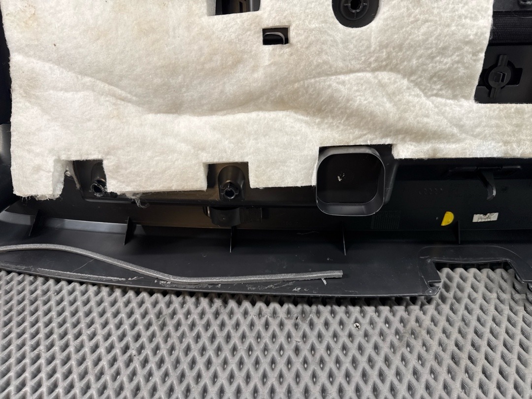 Обшивка крышки багажника, 2330 рублей, Красноярск