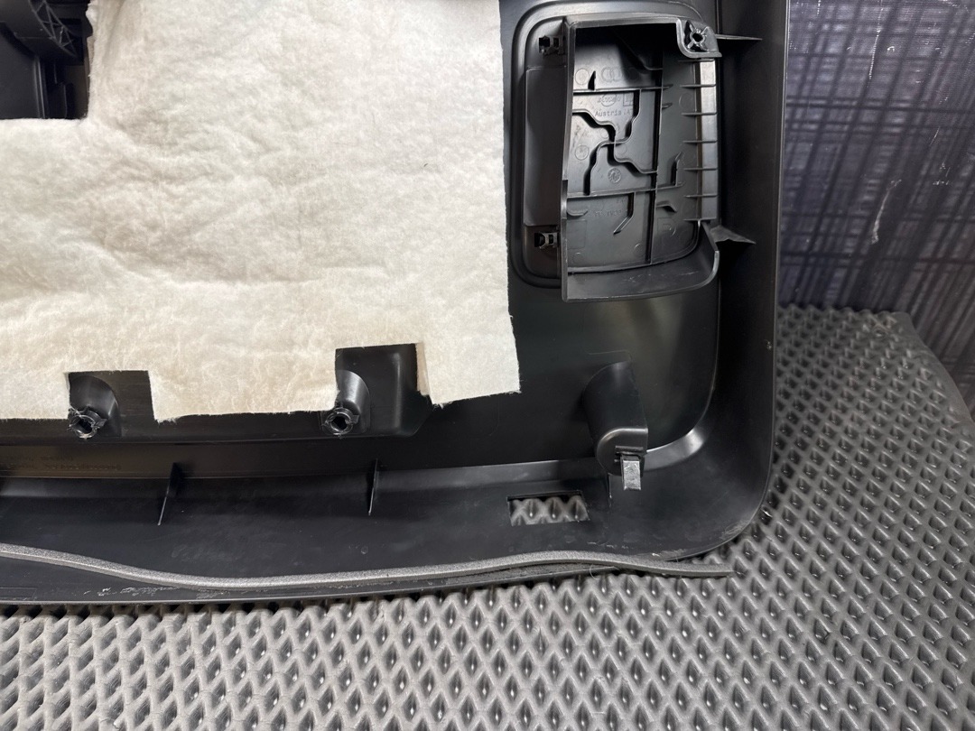 Обшивка крышки багажника, 2330 рублей, Красноярск