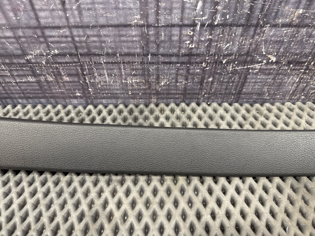 Пластик крышки багажника, 640 рублей, Красноярск