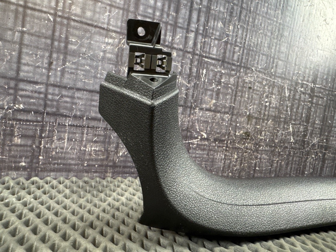 Пластик крышки багажника, 630 рублей, Красноярск