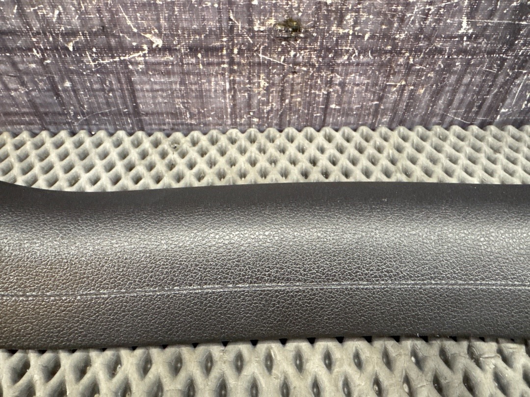 Пластик крышки багажника, 630 рублей, Красноярск