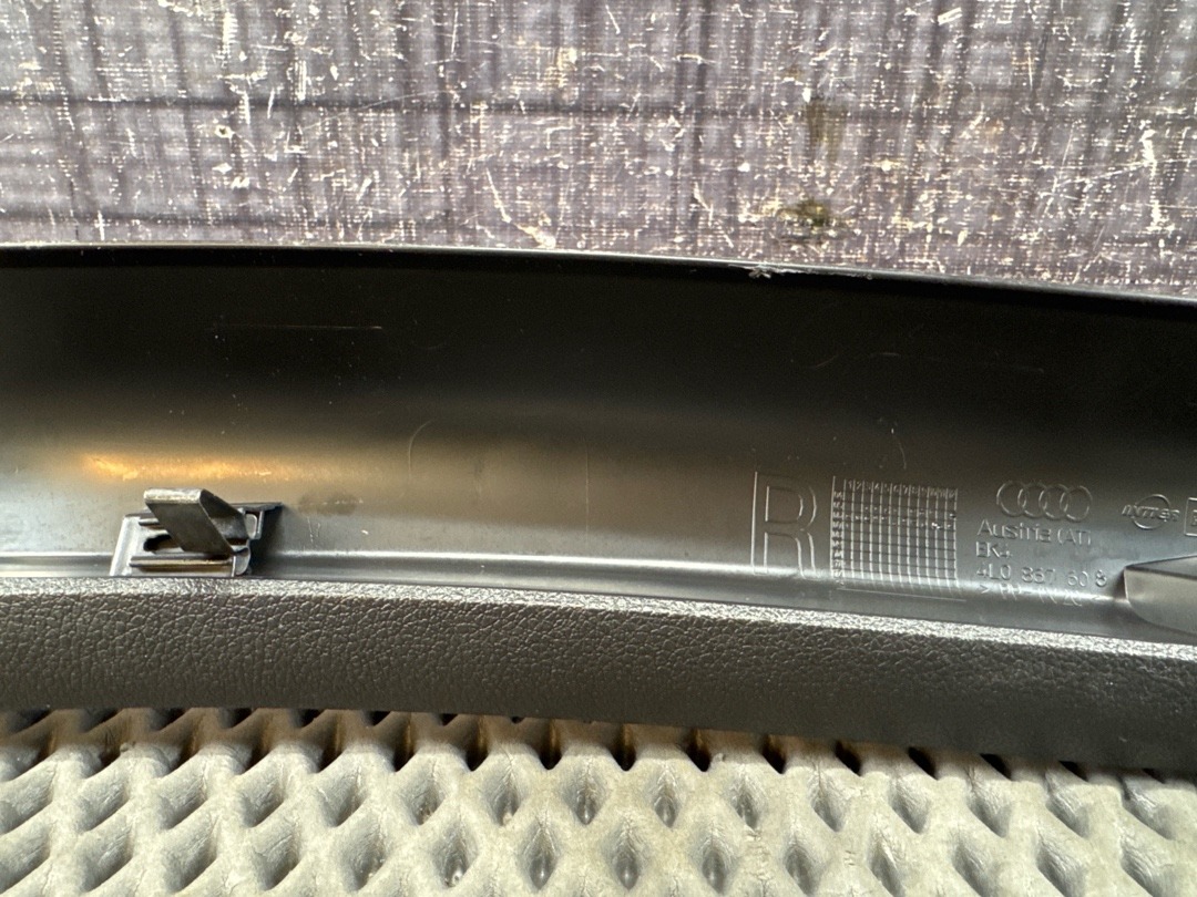 Пластик крышки багажника, 630 рублей, Красноярск