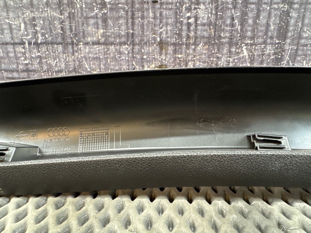 Пластик крышки багажника, 630 рублей, Красноярск