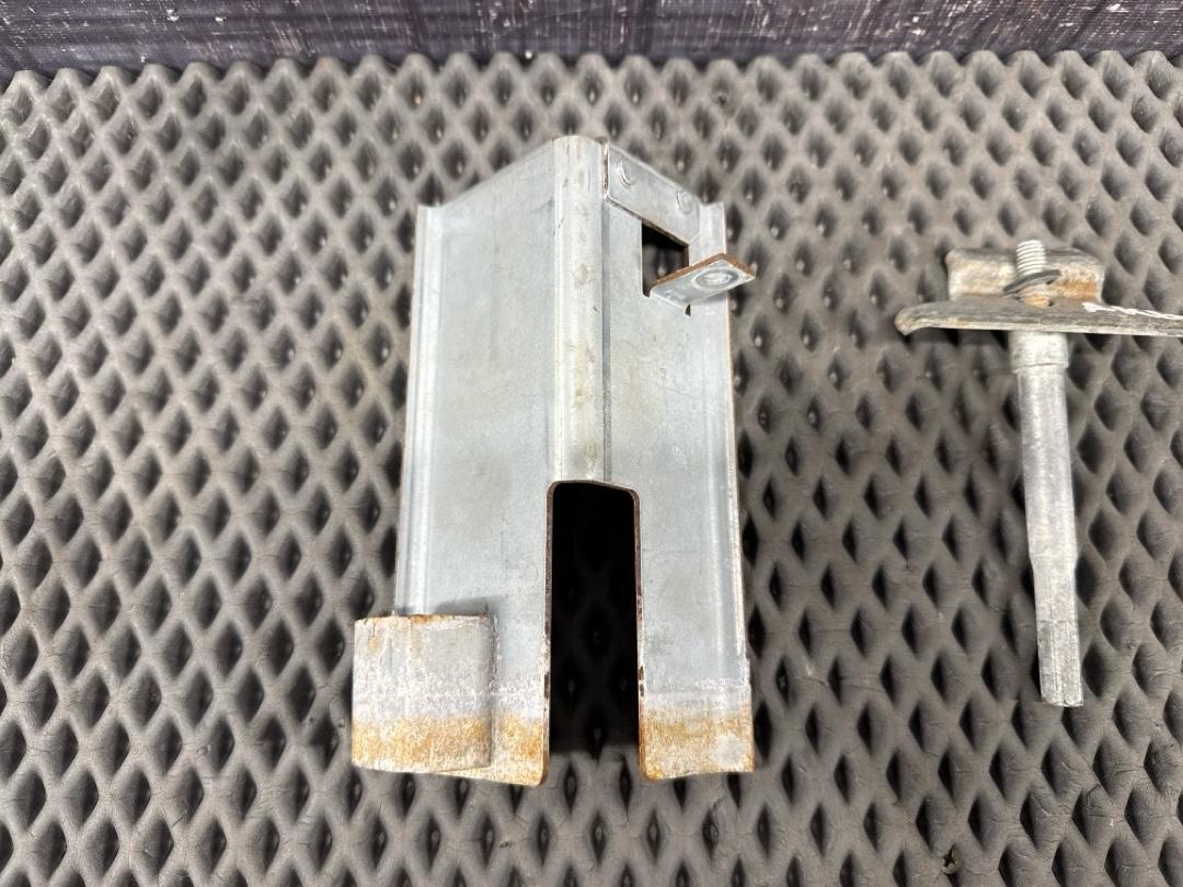 Крепление аккумулятора, 1210 рублей, Красноярск