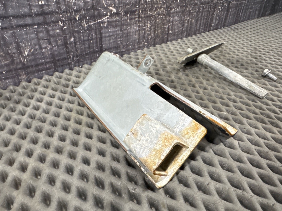 Крепление аккумулятора, 1210 рублей, Красноярск