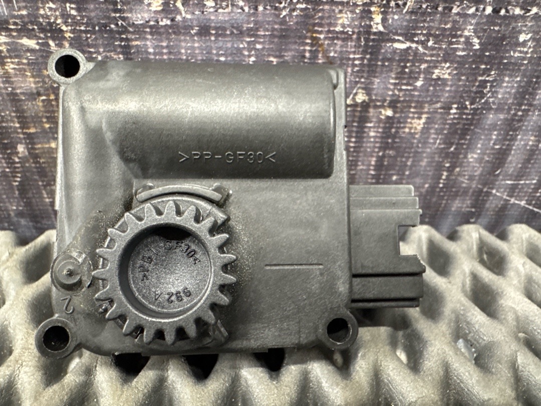 Мотор заслонки печки, 1470 рублей, Красноярск