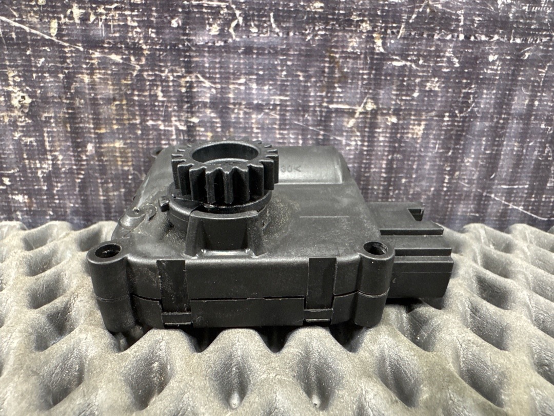 Мотор заслонки печки, 1470 рублей, Красноярск