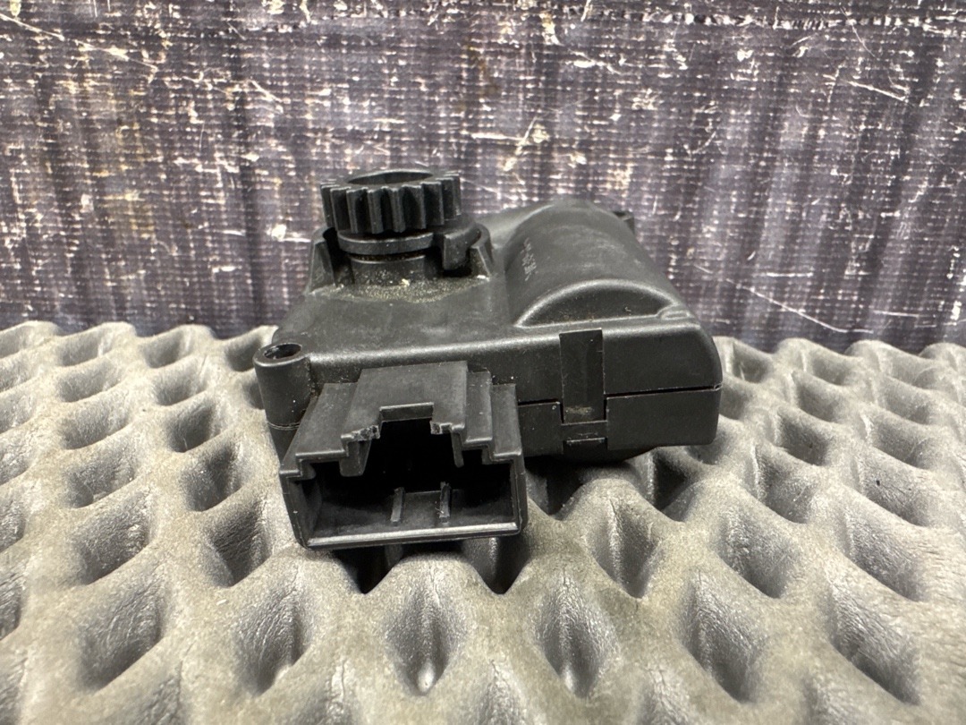 Мотор заслонки печки, 1470 рублей, Красноярск