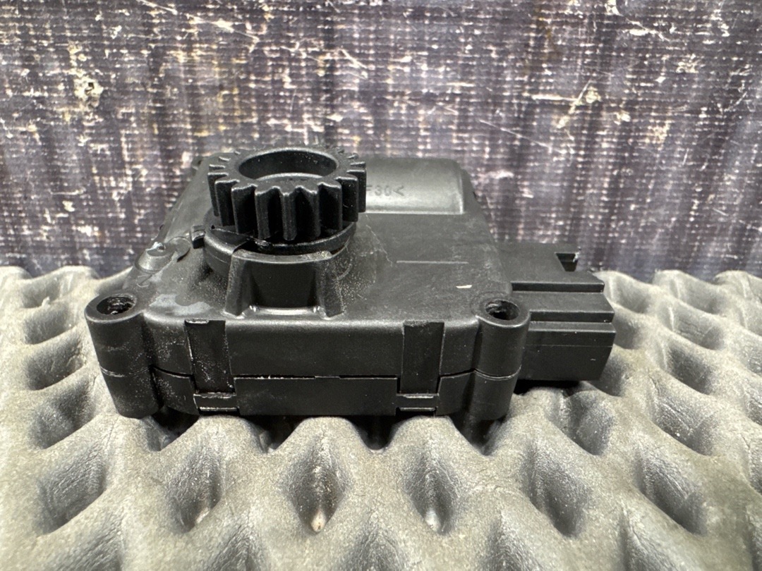 Мотор заслонки печки, 1470 рублей, Красноярск