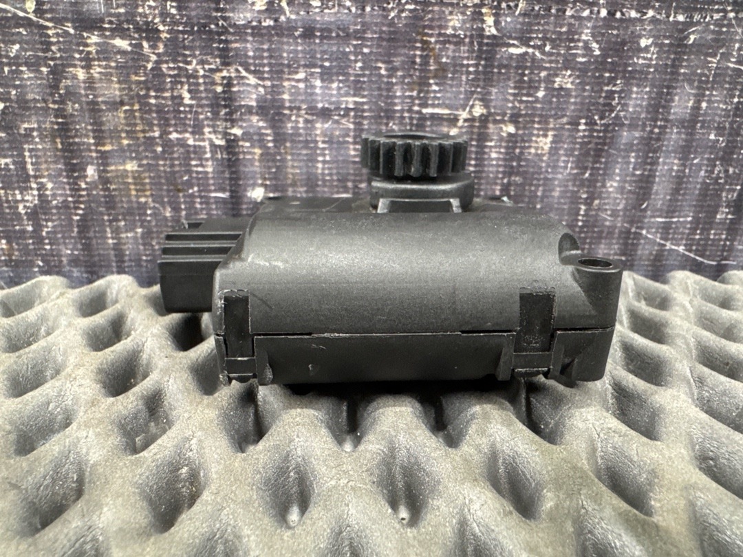 Мотор заслонки печки, 1470 рублей, Красноярск