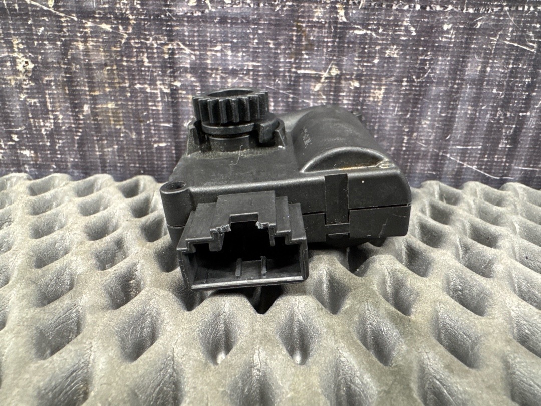 Мотор заслонки печки, 1470 рублей, Красноярск