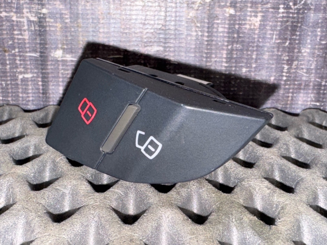 Кнопка центрального замка, 1250 рублей, Красноярск