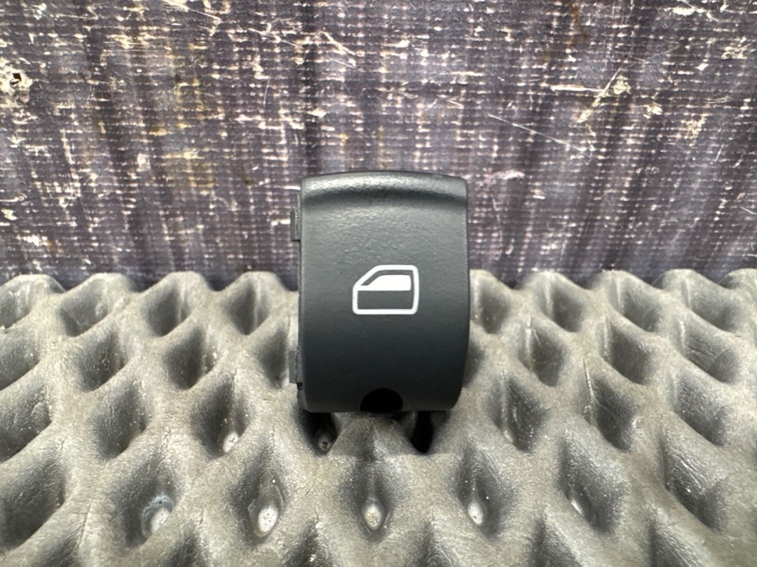 Кнопка стеклоподъемника, 680 рублей, Красноярск