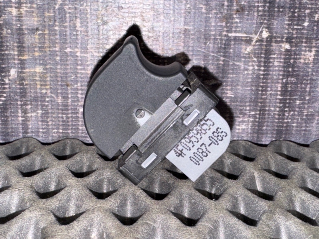 Кнопка стеклоподъемника, 680 рублей, Красноярск