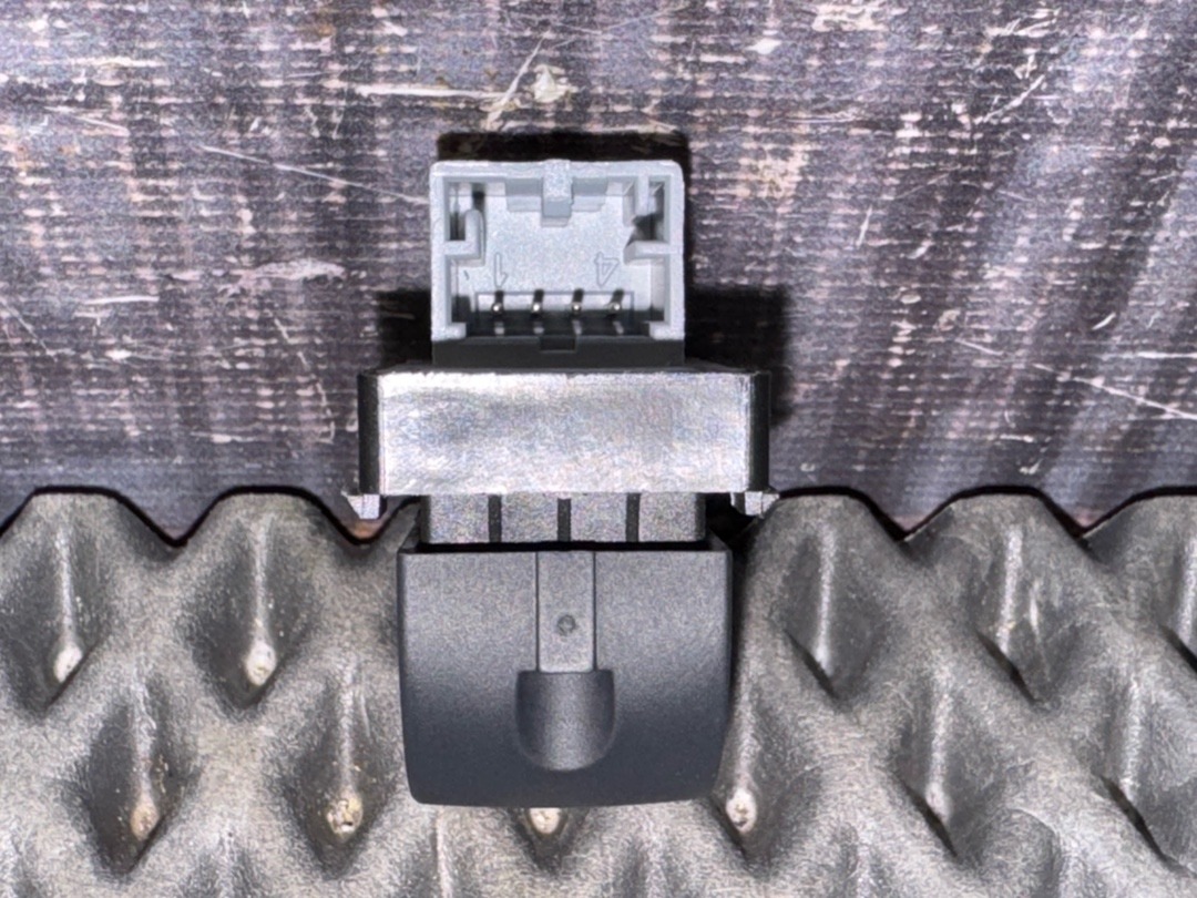 Кнопка стеклоподъемника, 680 рублей, Красноярск