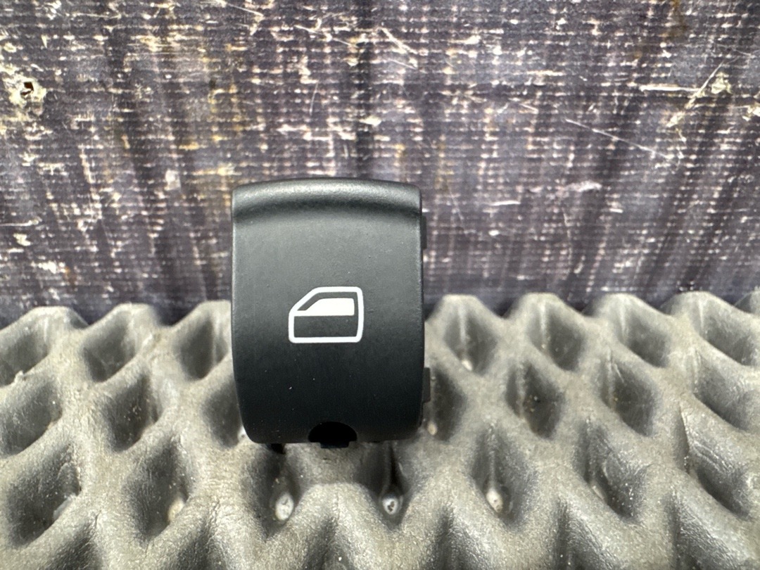 Кнопка стеклоподъемника, 680 рублей, Красноярск