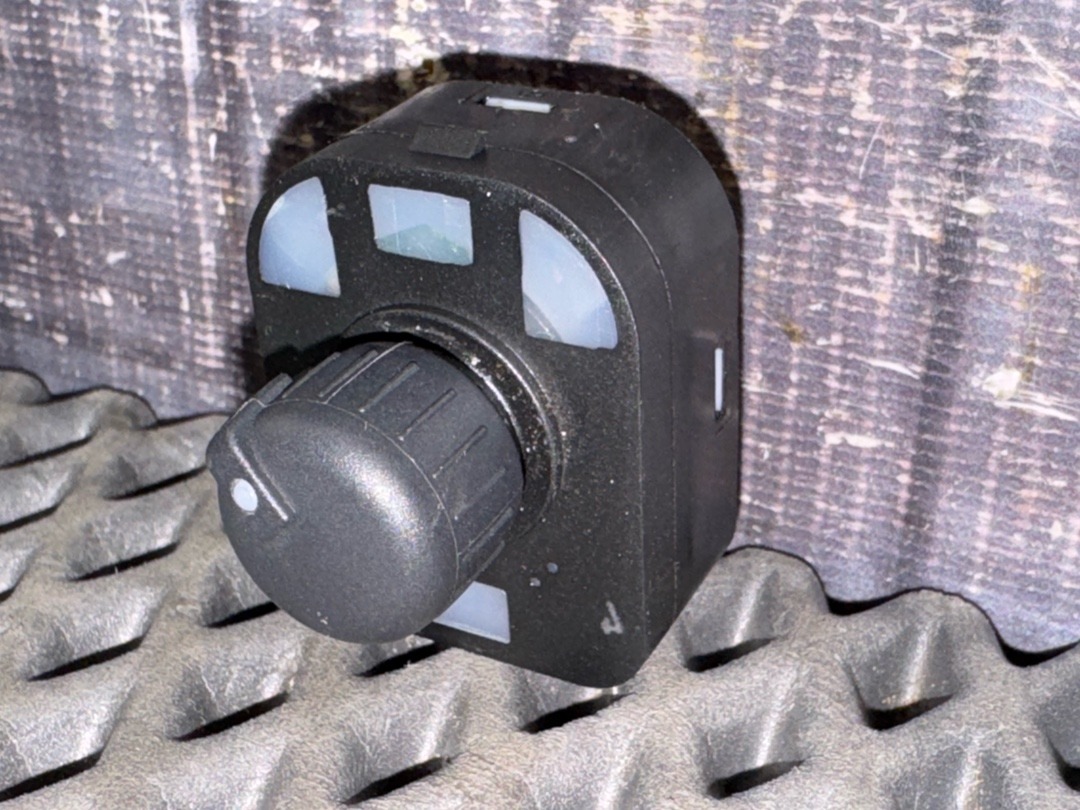 Кнопка регулировки зеркал, 1220 рублей, Красноярск