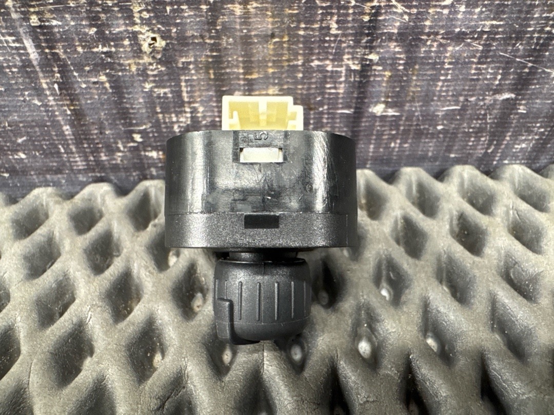 Кнопка регулировки зеркал, 1220 рублей, Красноярск