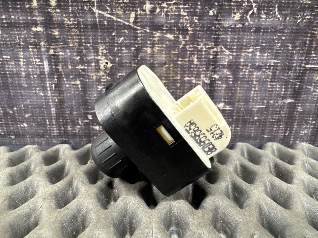 Кнопка регулировки зеркал, 1220 рублей, Красноярск