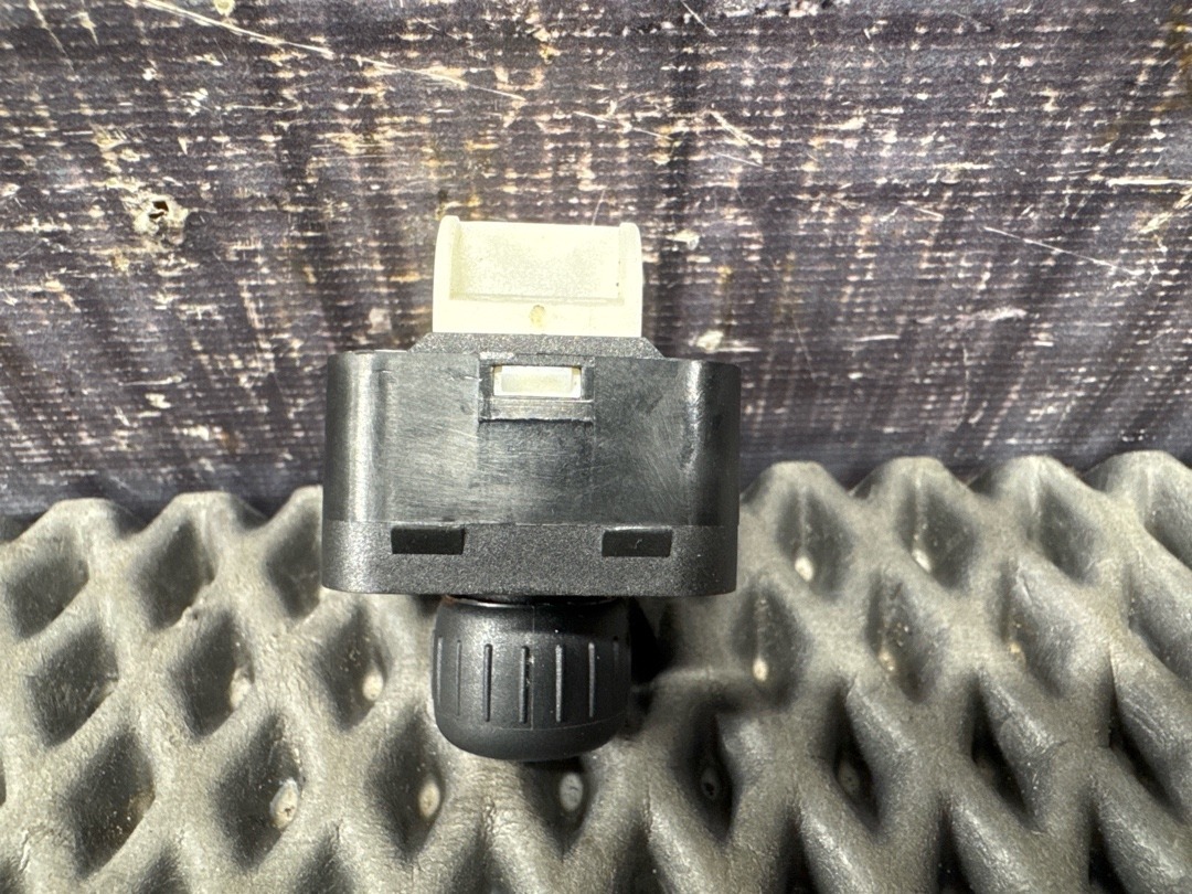 Кнопка регулировки зеркал, 1220 рублей, Красноярск