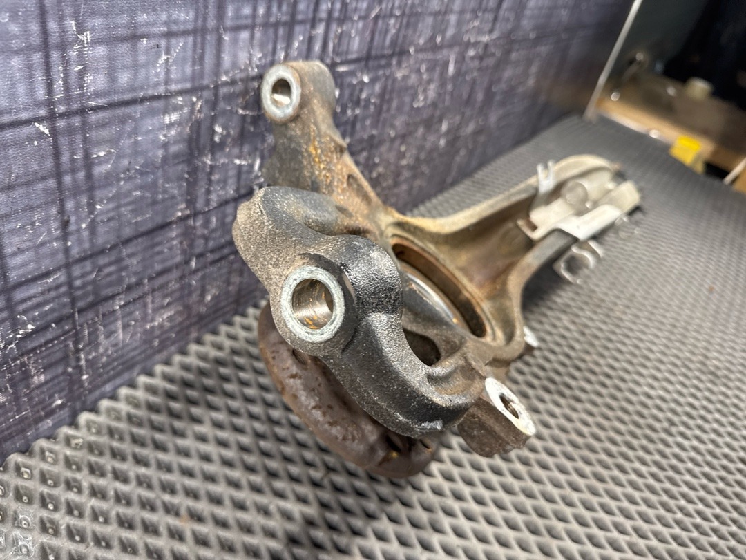 Поворотный кулак, 7630 рублей, Красноярск